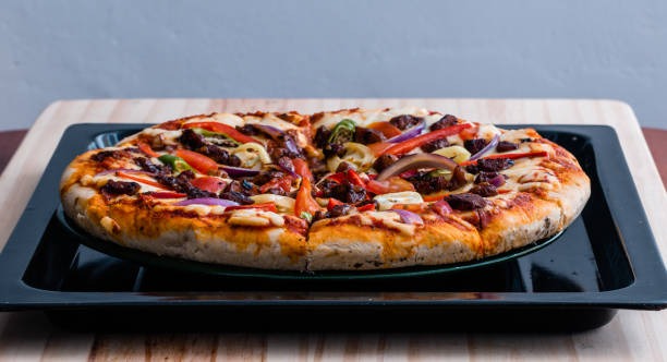 A Quick Guide to Choosing the Right Crust for Your Next Pizza in Sunnyvale